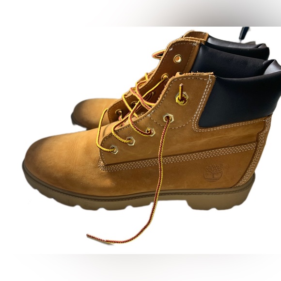 Timberland boots size 6.5 in Boys fits 8.5 in women - Picture 5 of 8